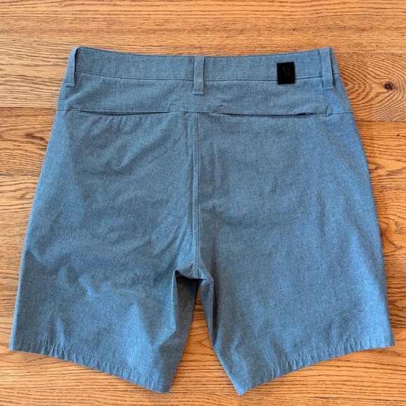 Vuori Aim Short in Grey (Size 30) - Picture 9 of 9